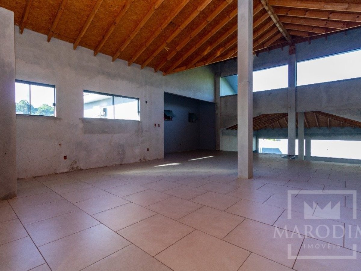 Casa com 450m², 3 dormitórios, Sim suíte, 2 vagas, no bairro São José  Operário em Marau