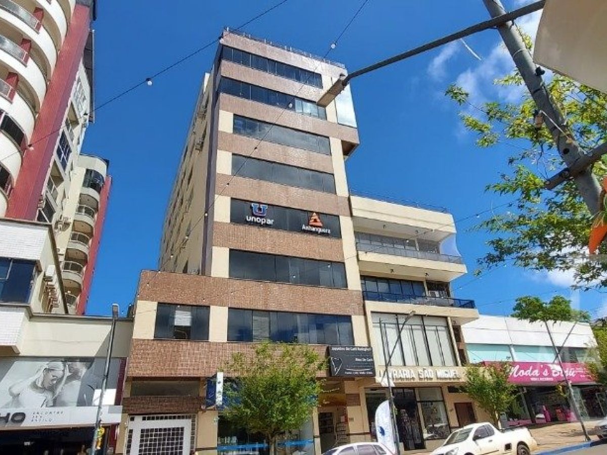 Salas/Conjuntos com 65m², Nao suíte, no bairro Centro em Marau