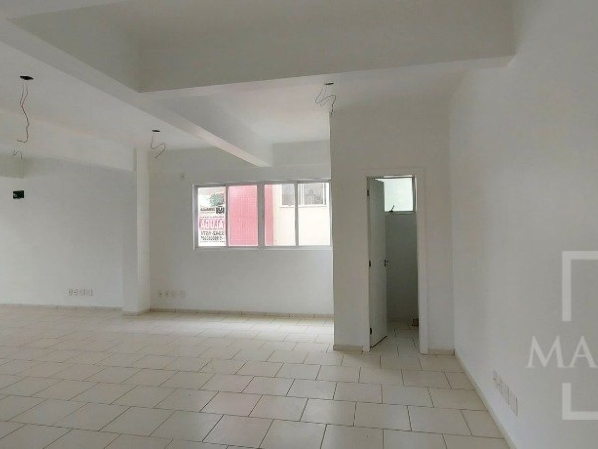 Salas/Conjuntos com 97m², Nao suíte, no bairro Centro em Marau
