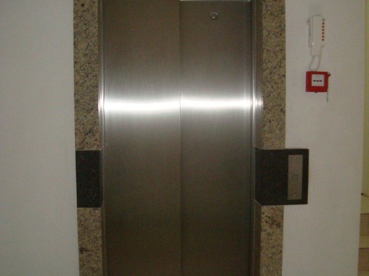 Salas/Conjuntos com 63m², Nao suíte, no bairro Centro em Marau