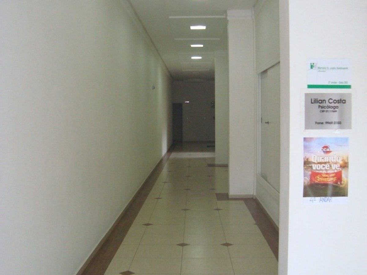 Salas/Conjuntos com 63m², Nao suíte, no bairro Centro em Marau