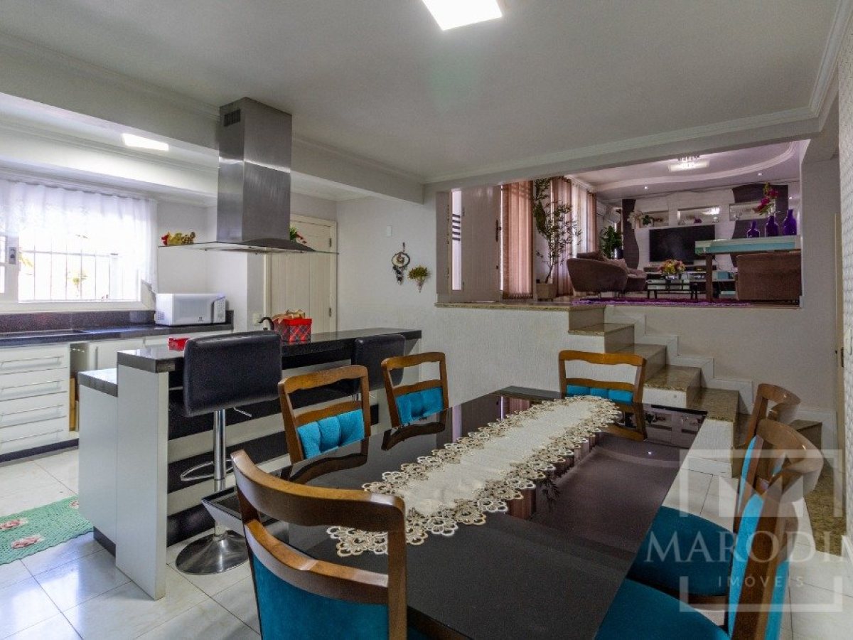 Casa com 222m², 3 dormitórios, Sim suíte, 3 vagas, no bairro Santa Isabel em Marau