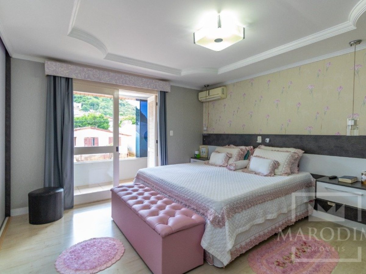 Casa com 222m², 3 dormitórios, Sim suíte, 3 vagas, no bairro Santa Isabel em Marau