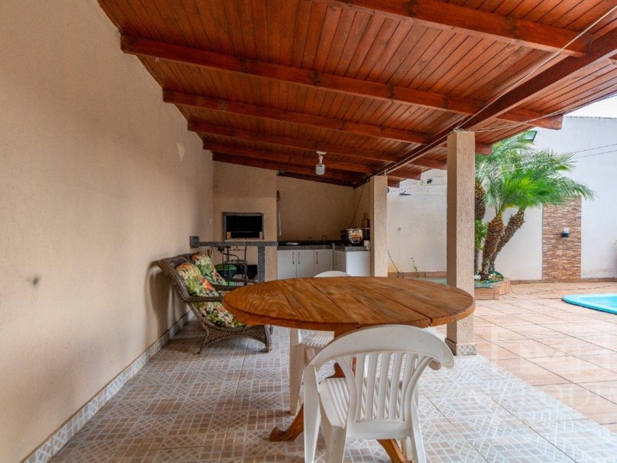 Casa com 222m², 3 dormitórios, Sim suíte, 3 vagas, no bairro Santa Isabel em Marau