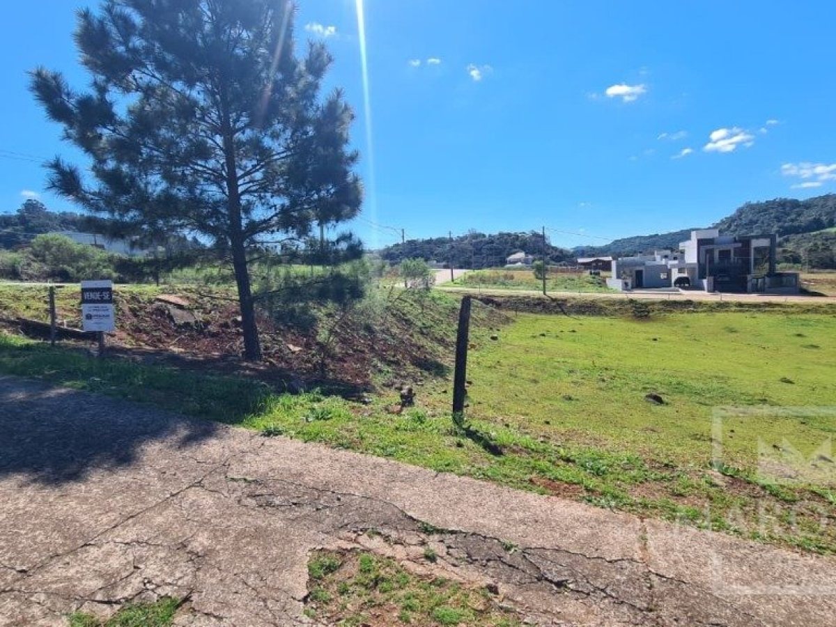 Terreno com 464m², Nao suíte, no bairro Loteamento de Rocco em Marau