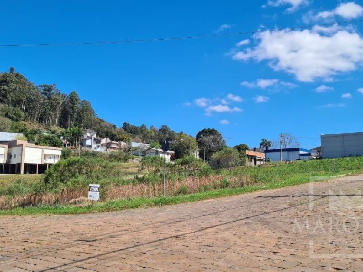 Terreno com 438m², Nao suíte, no bairro Loteamento de Rocco em Marau