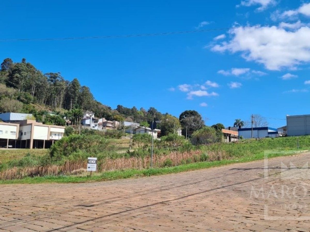Terreno com 438m², Nao suíte, no bairro Loteamento de Rocco em Marau