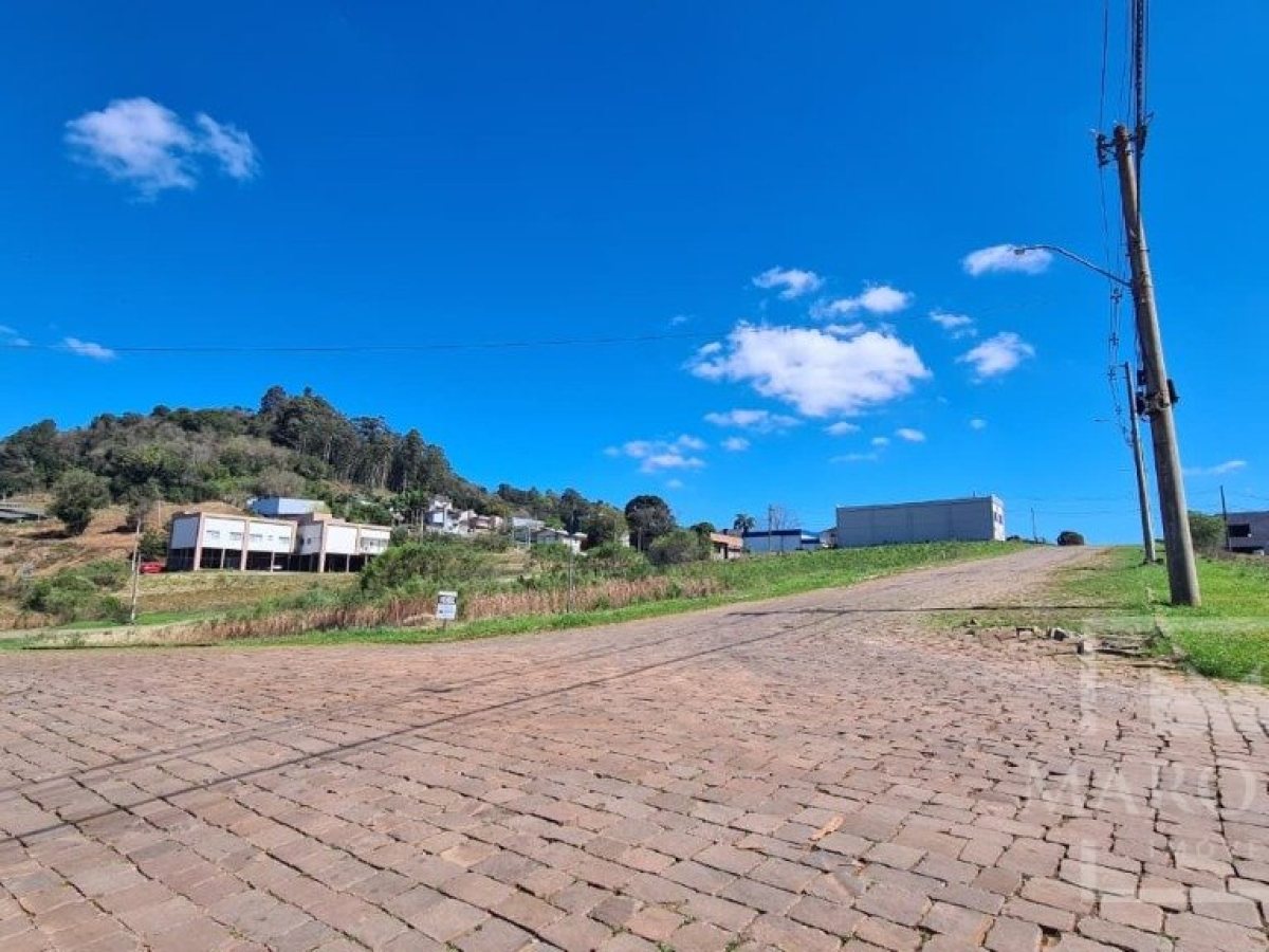 Terreno com 438m², Nao suíte, no bairro Loteamento de Rocco em Marau