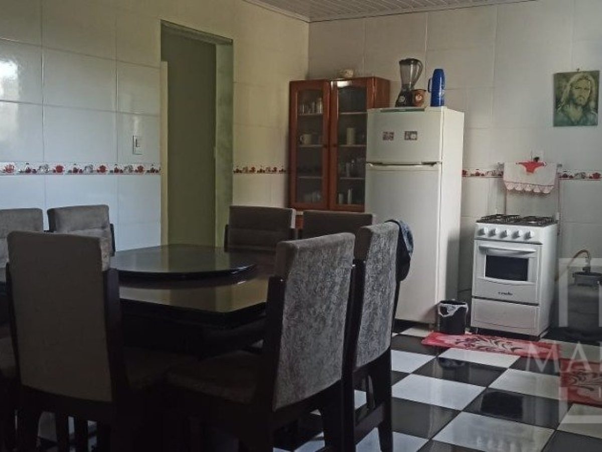 Casa com 296m², 4 dormitórios, Sim suíte, 2 vagas, no bairro Borges de Medeiros em Marau