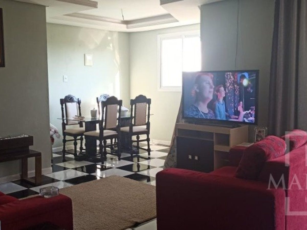 Casa com 296m², 4 dormitórios, Sim suíte, 2 vagas, no bairro Borges de Medeiros em Marau