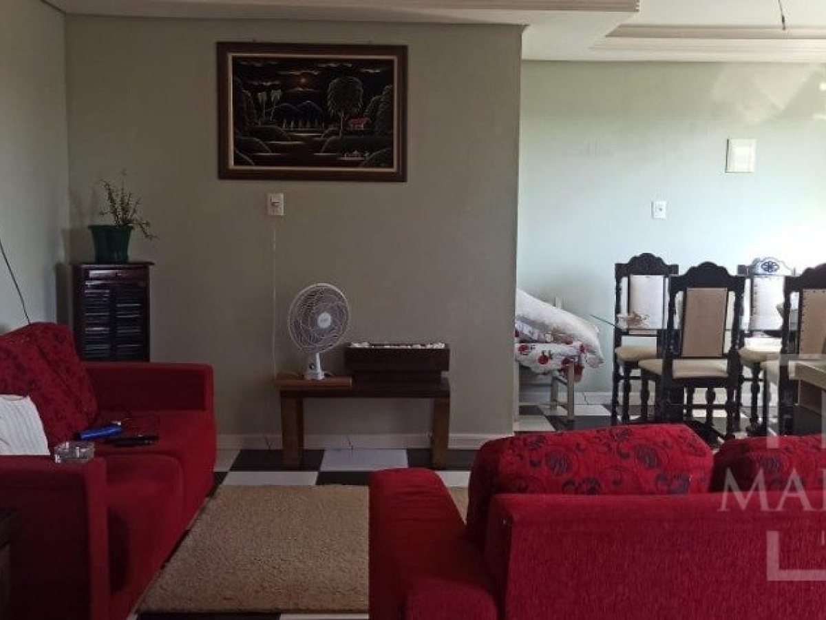 Casa com 296m², 4 dormitórios, Sim suíte, 2 vagas, no bairro Borges de Medeiros em Marau