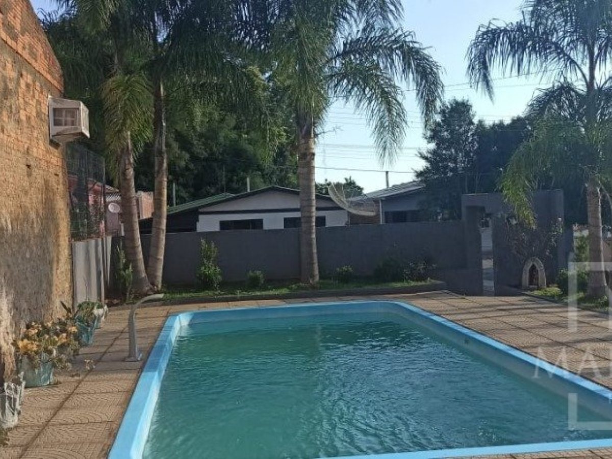 Casa com 296m², 4 dormitórios, Sim suíte, 2 vagas, no bairro Borges de Medeiros em Marau