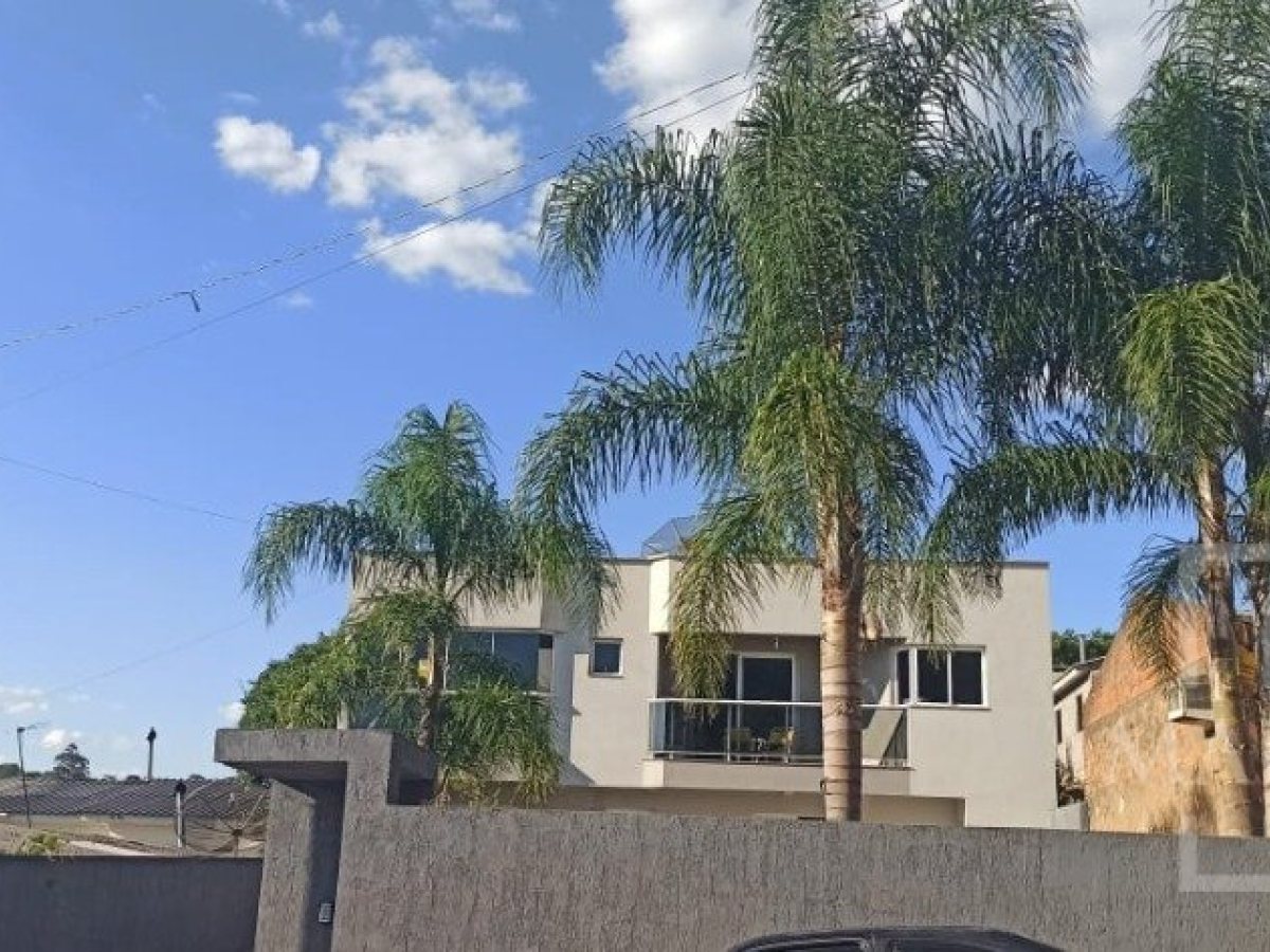 Casa com 296m², 4 dormitórios, Sim suíte, 2 vagas, no bairro Borges de Medeiros em Marau