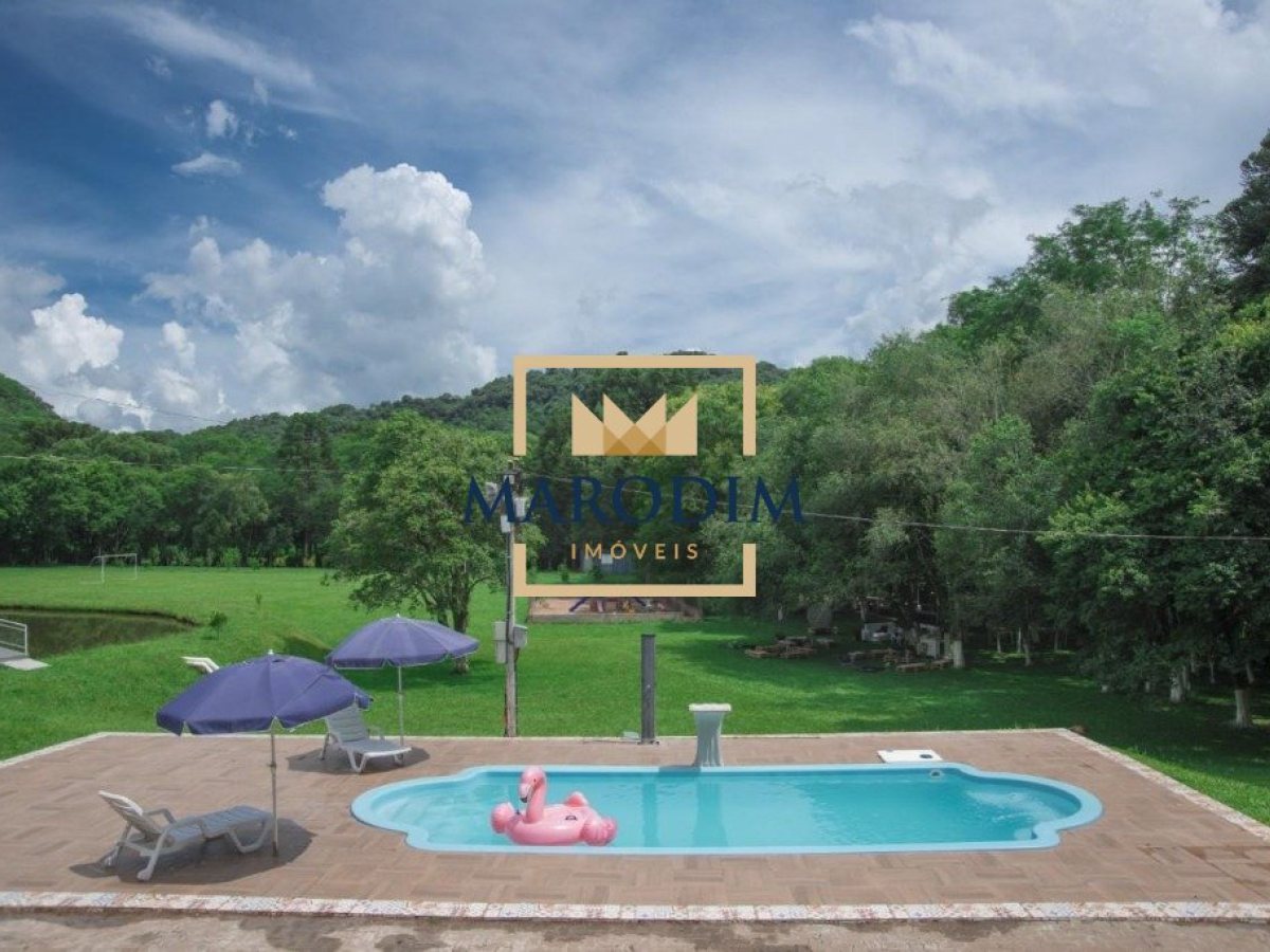 Chácara com 150m², 2 dormitórios, Nao suíte, 2 vagas, no bairro Interior em Marau