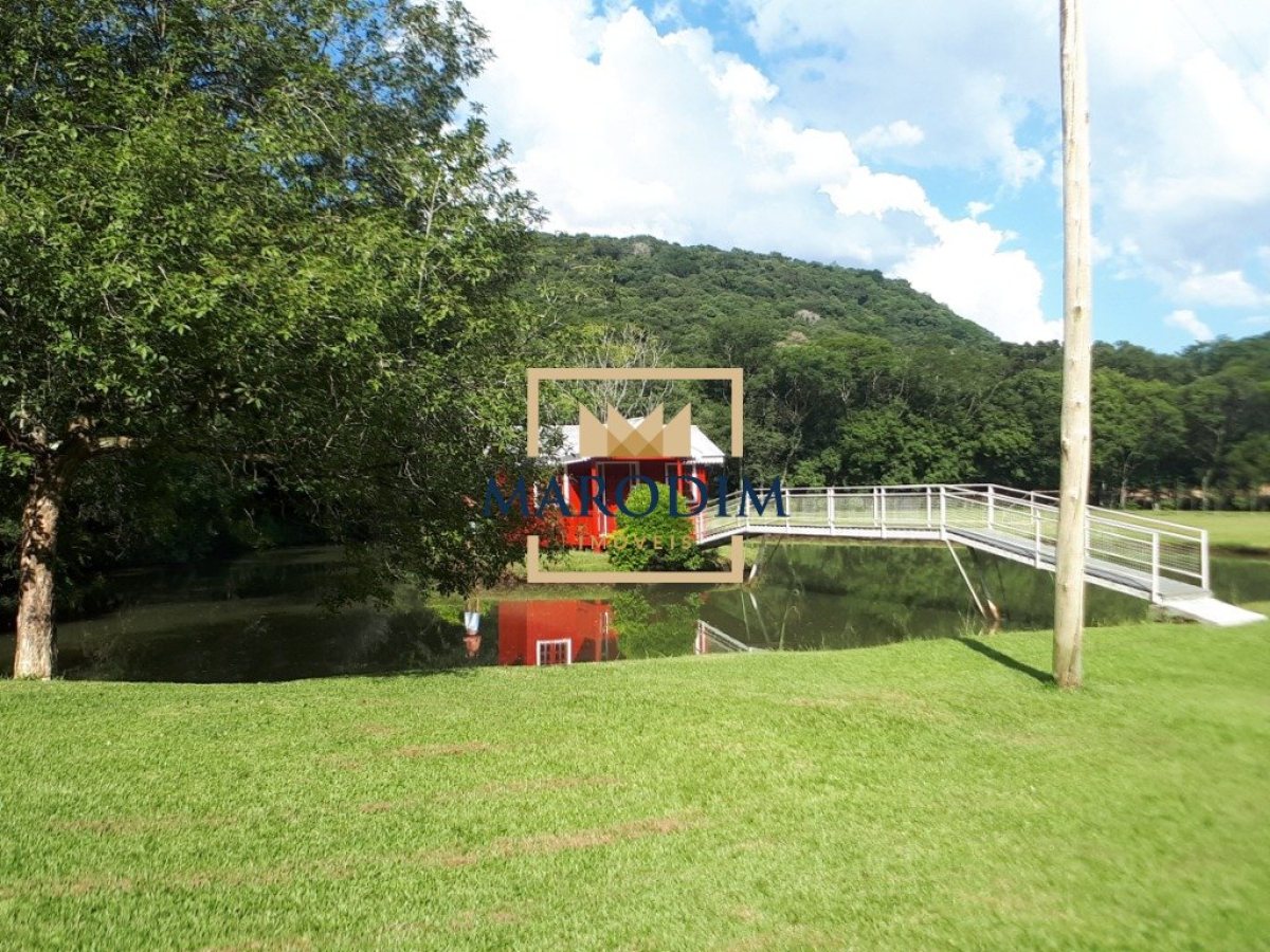 Chácara com 150m², 2 dormitórios, Nao suíte, 2 vagas, no bairro Interior em Marau