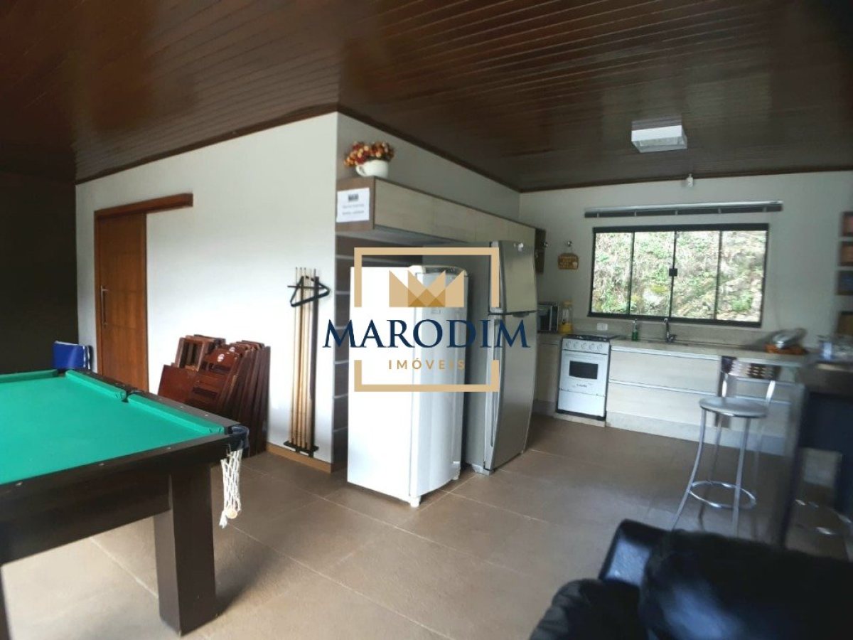 Chácara com 150m², 2 dormitórios, Nao suíte, 2 vagas, no bairro Interior em Marau