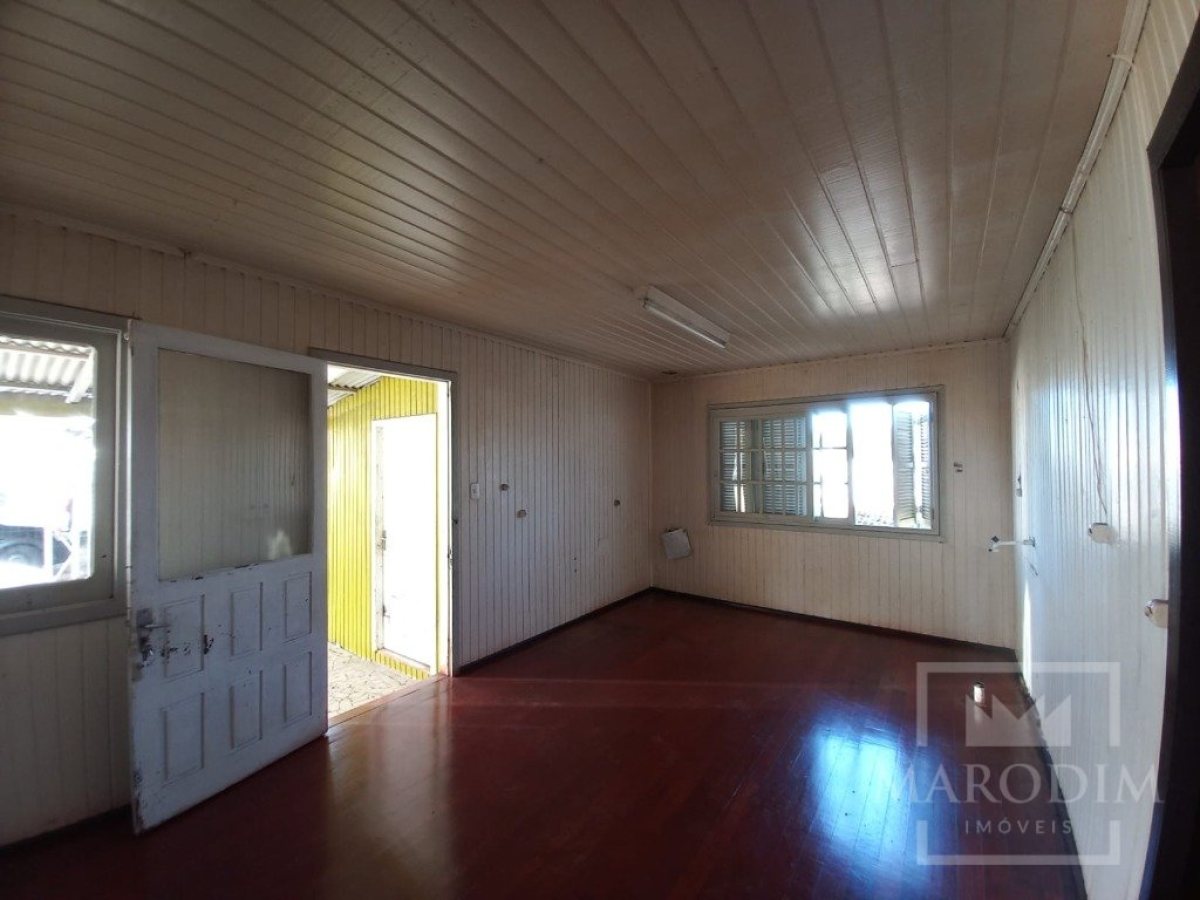 Casa com 130m², 5 dormitórios, Nao suíte, 2 vagas, no bairro Bosque em Marau
