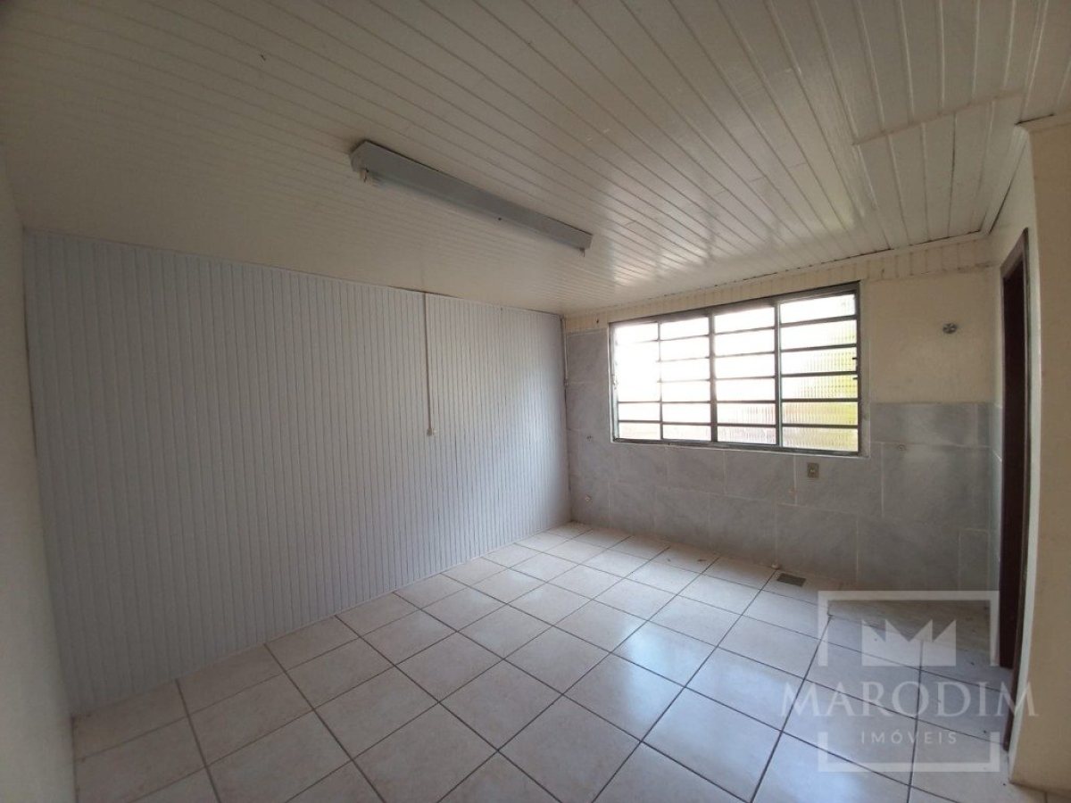 Casa com 130m², 5 dormitórios, Nao suíte, 2 vagas, no bairro Bosque em Marau