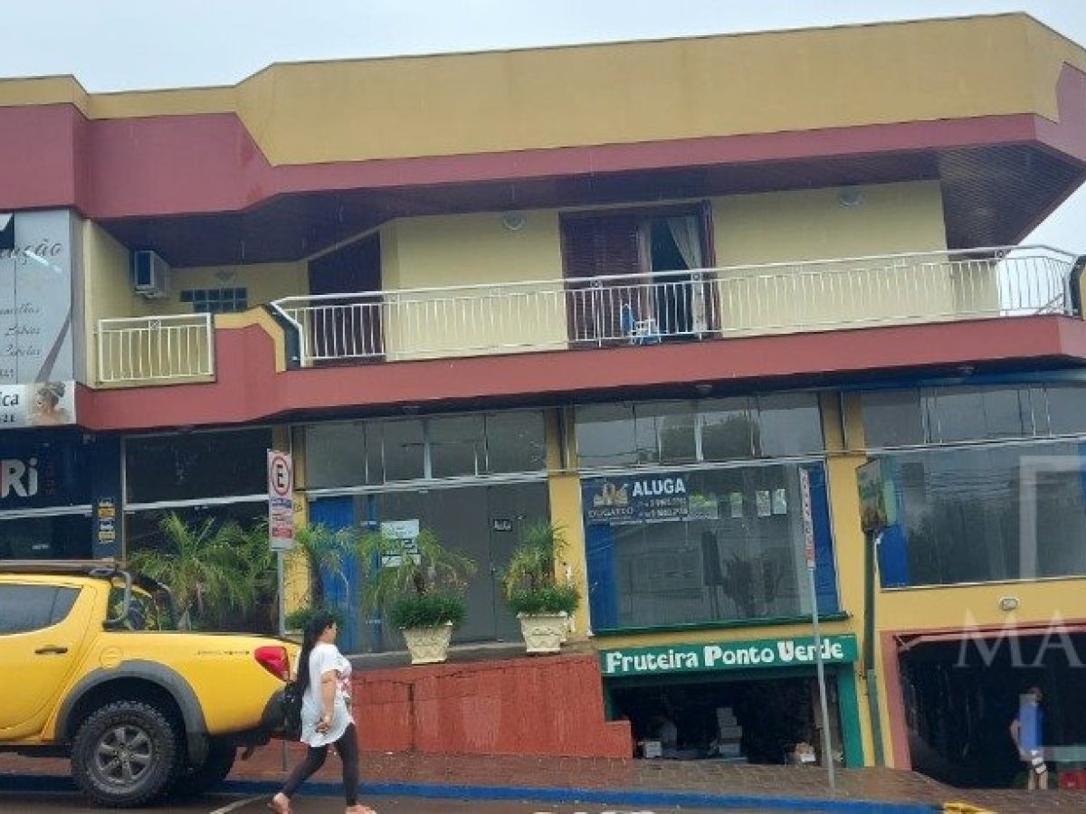 Salas/Conjuntos com 130m², Nao suíte, no bairro Centro em Marau