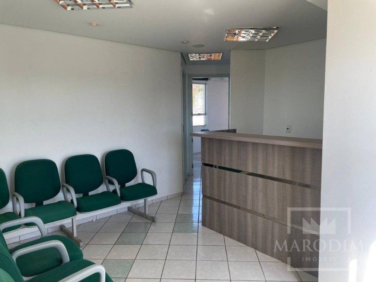 Salas/Conjuntos com 90m², Nao suíte, no bairro Centro em Marau