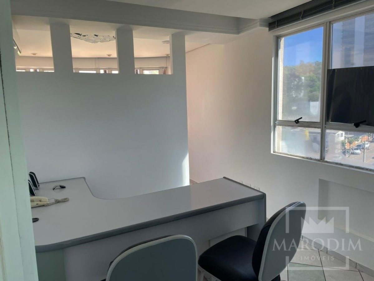 Salas/Conjuntos com 90m², Nao suíte, no bairro Centro em Marau