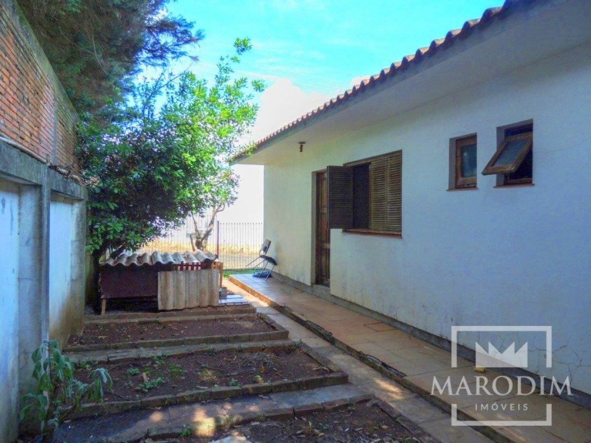 Casa com 180m², 4 dormitórios, Nao suíte, 2 vagas, no bairro Bosque em Marau