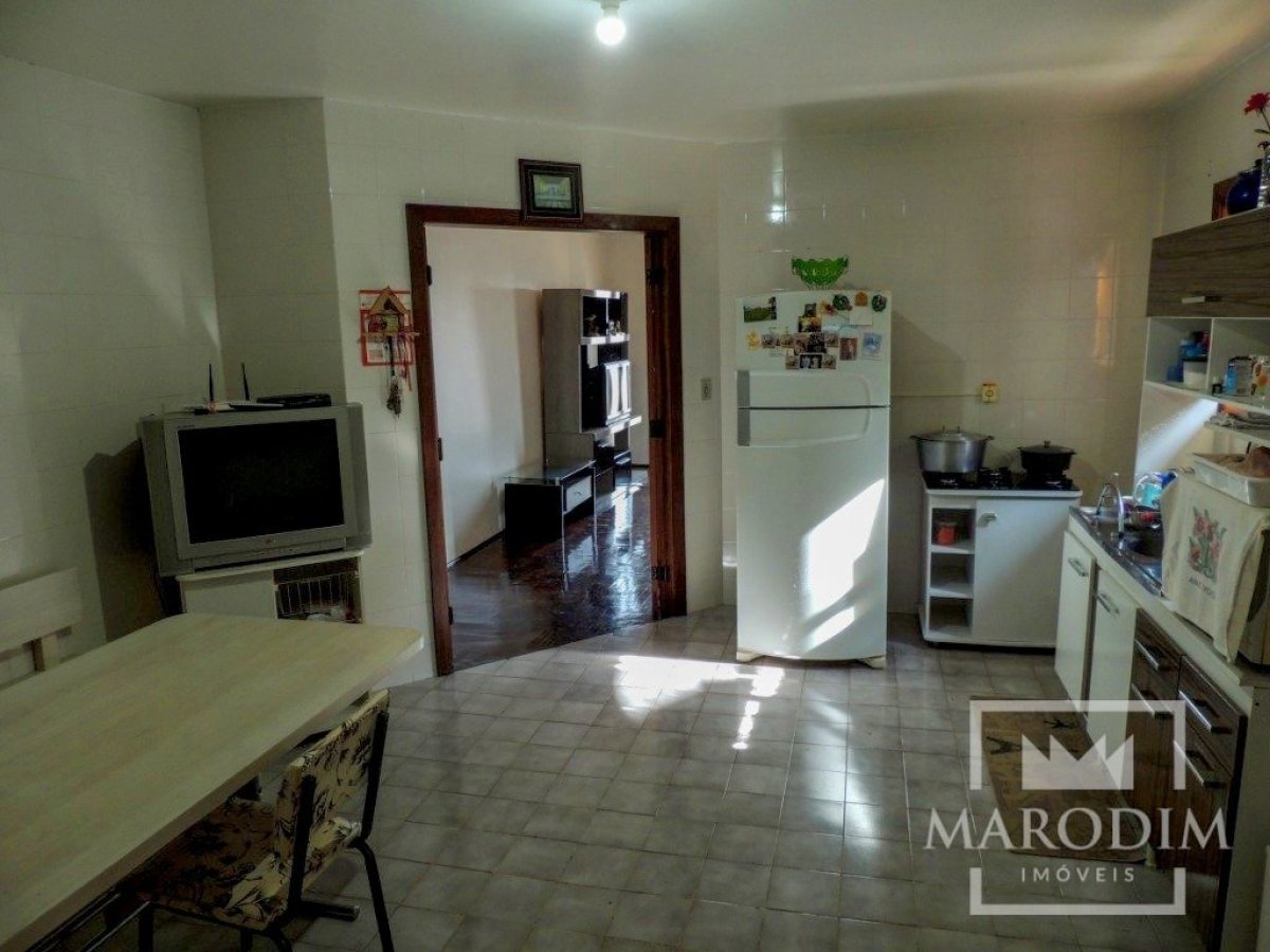 Casa com 180m², 4 dormitórios, Nao suíte, 2 vagas, no bairro Bosque em Marau