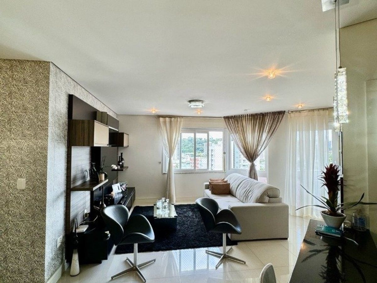 Apartamento com 114m², 3 dormitórios, Sim suíte, 2 vagas, no bairro Centro em Marau