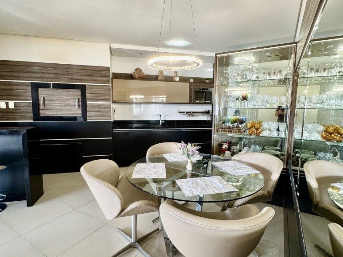 Apartamento com 114m², 3 dormitórios, Sim suíte, 2 vagas, no bairro Centro em Marau