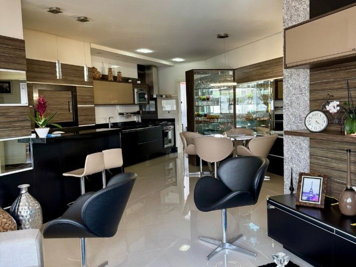 Apartamento com 114m², 3 dormitórios, Sim suíte, 2 vagas, no bairro Centro em Marau