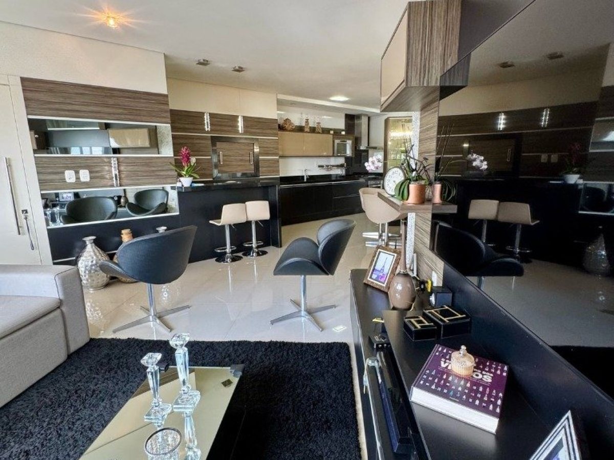 Apartamento com 114m², 3 dormitórios, Sim suíte, 2 vagas, no bairro Centro em Marau