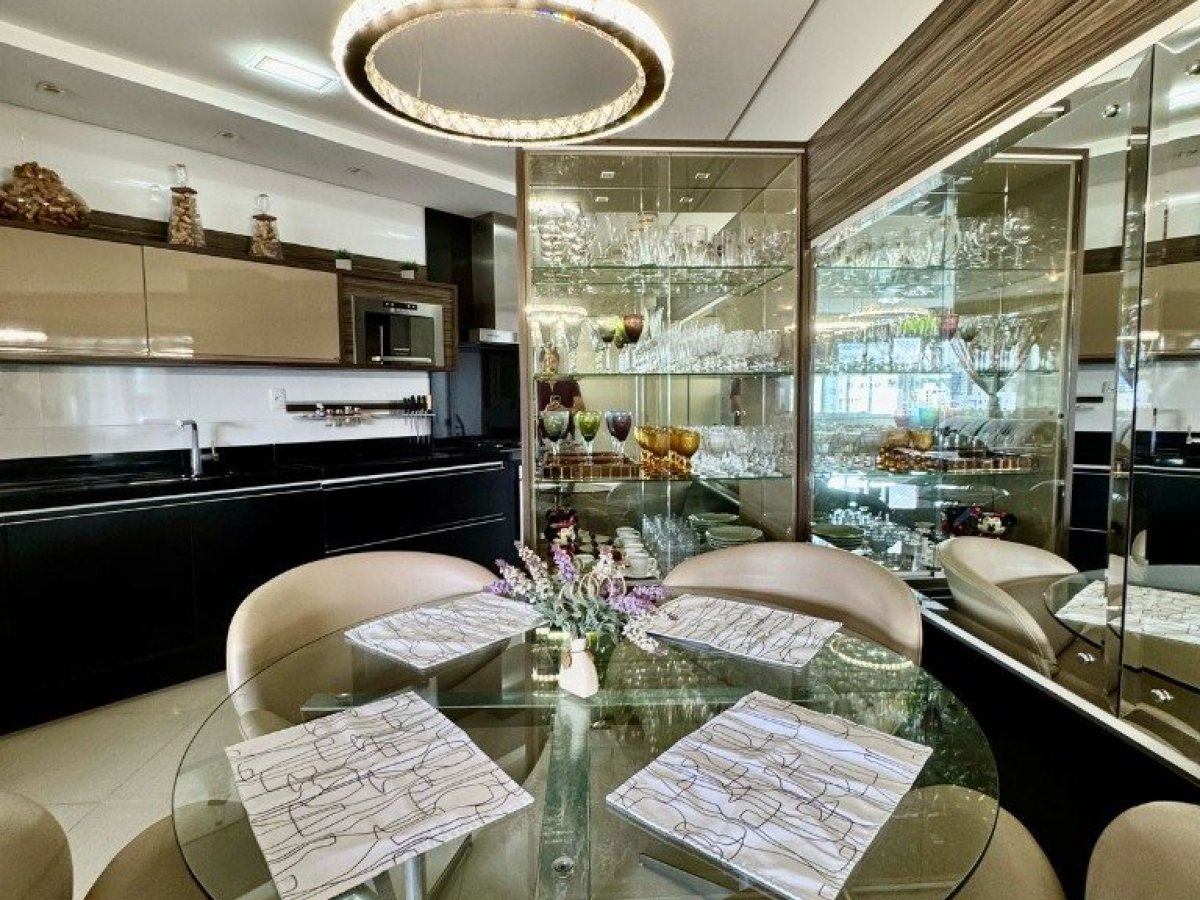 Apartamento com 114m², 3 dormitórios, Sim suíte, 2 vagas, no bairro Centro em Marau