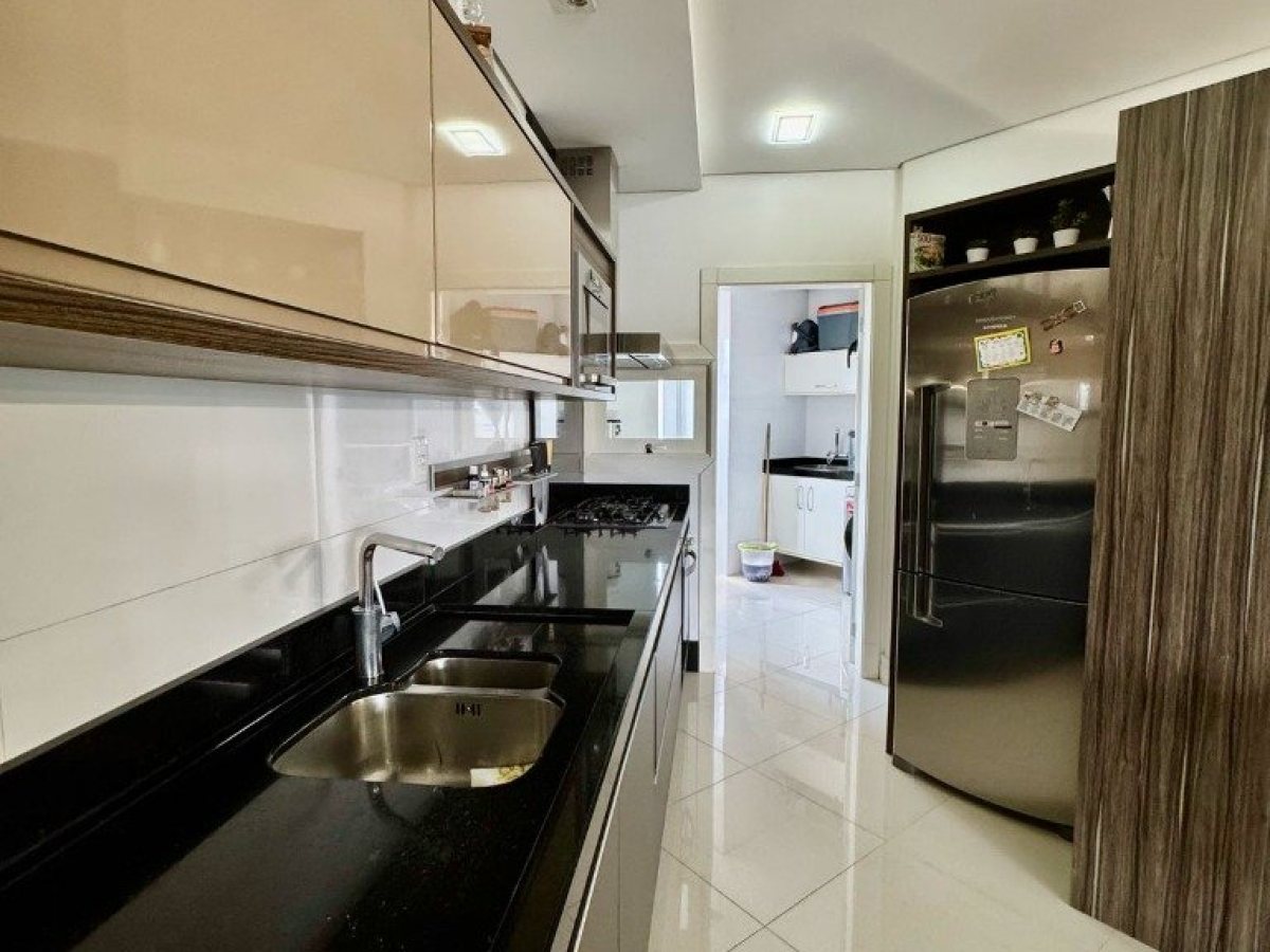 Apartamento com 114m², 3 dormitórios, Sim suíte, 2 vagas, no bairro Centro em Marau