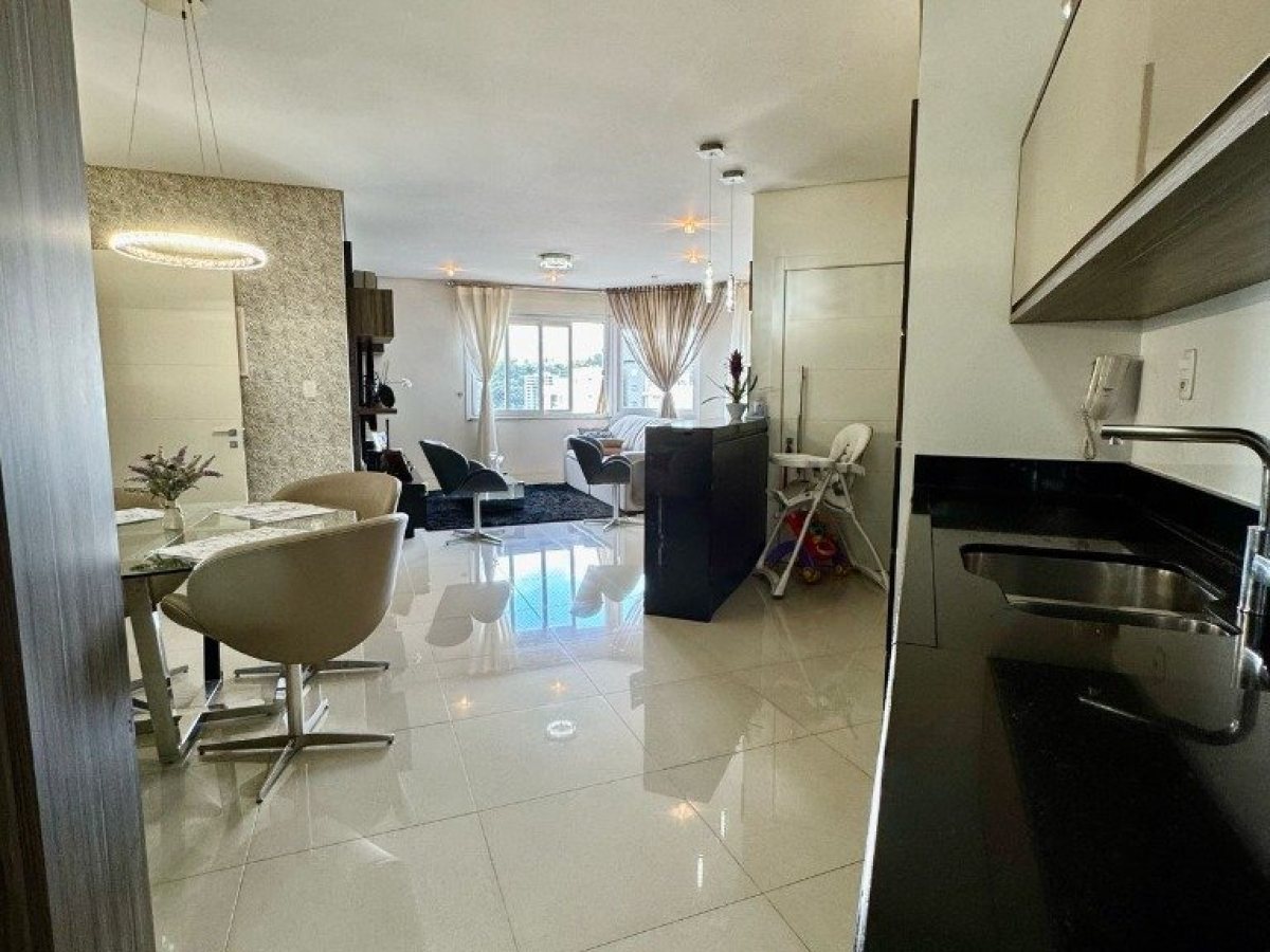 Apartamento com 114m², 3 dormitórios, Sim suíte, 2 vagas, no bairro Centro em Marau