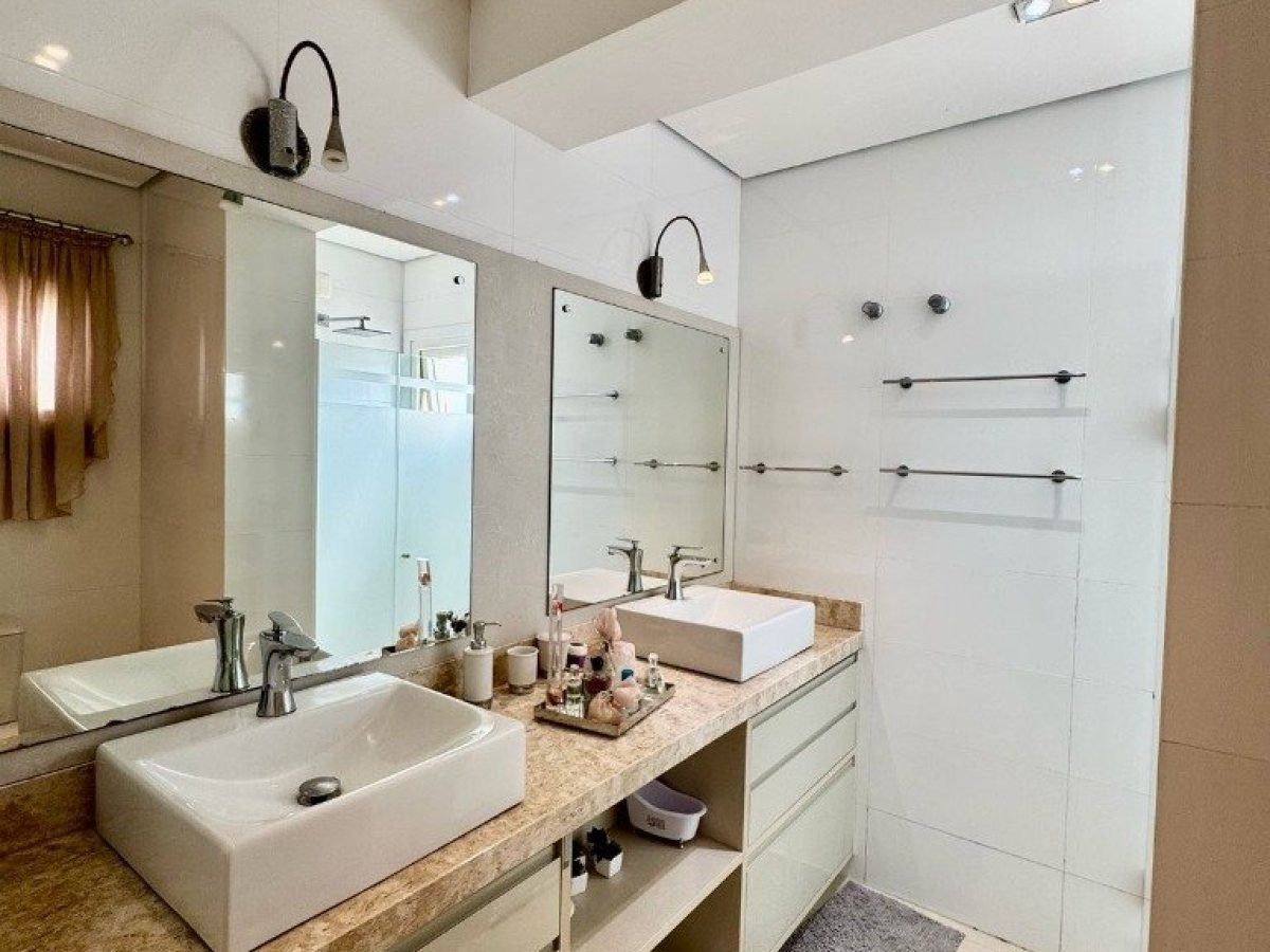 Apartamento com 114m², 3 dormitórios, Sim suíte, 2 vagas, no bairro Centro em Marau