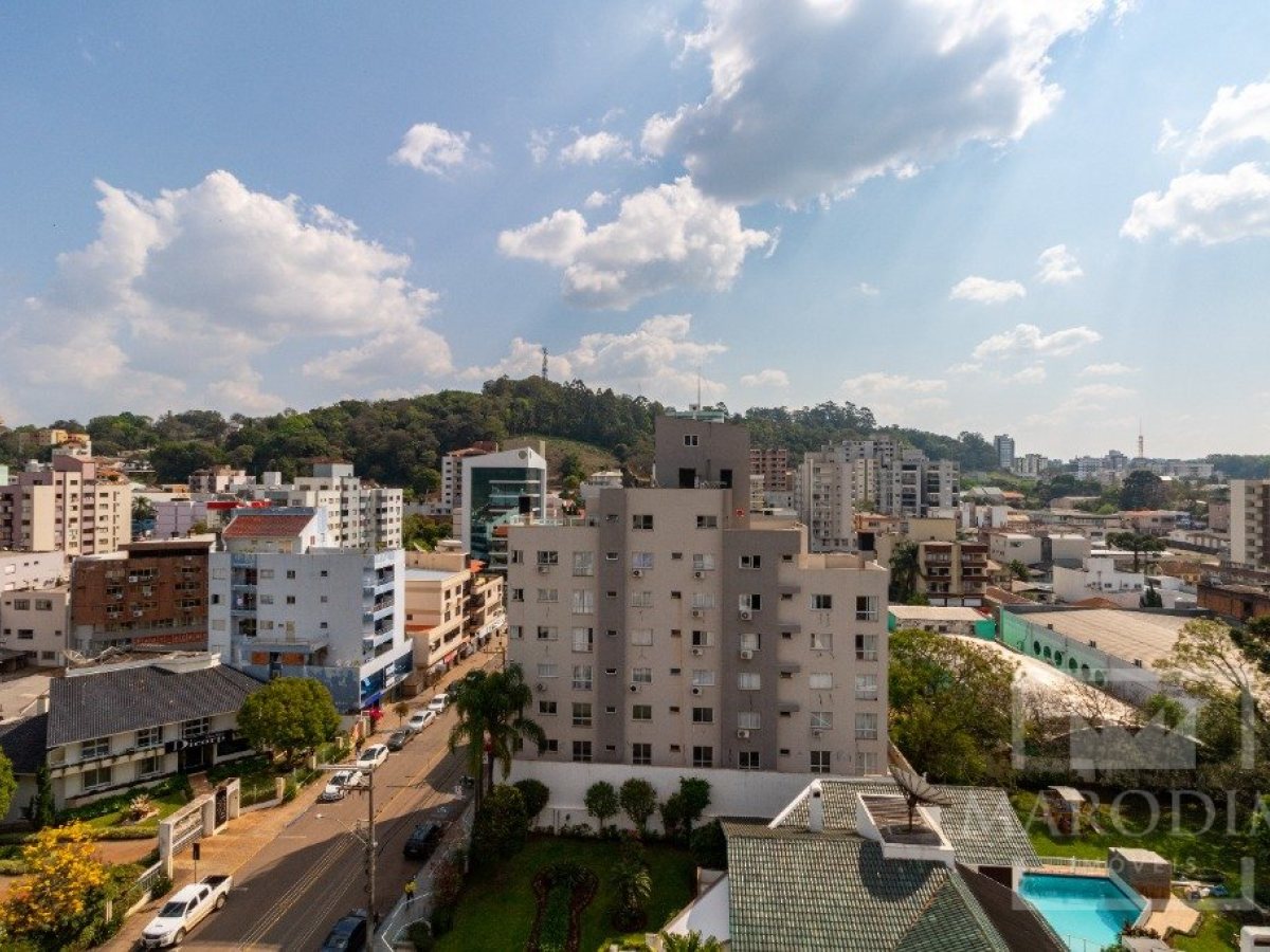 Apartamento com 98m², 3 dormitórios, Sim suíte, 1 vaga, no bairro Centro em Marau