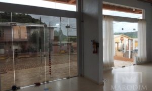 Salas/Conjuntos com 102m², Nao suíte, no bairro Santa Helena em Marau