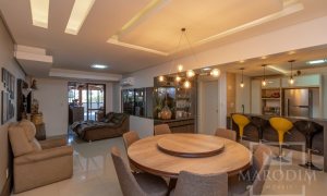 Apartamento com 334m², 3 dormitórios, Sim suíte, 2 vagas, no bairro Centro em Marau