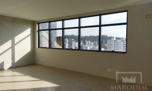 Salas/Conjuntos com 68m², Nao suíte, no bairro Centro em Marau