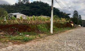 Terreno com 393m², Nao suíte, no bairro Loteamento Girardi em Marau