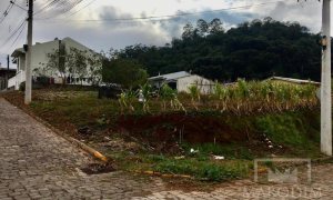 Terreno com 393m², Nao suíte, no bairro Loteamento Girardi em Marau