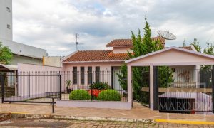 Casa com 250m², 3 dormitórios, Nao suíte, 2 vagas, no bairro Centro em Marau