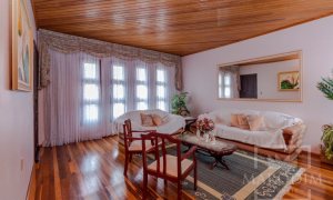 Casa com 250m², 3 dormitórios, Nao suíte, 2 vagas, no bairro Centro em Marau