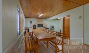 Casa com 250m², 3 dormitórios, Nao suíte, 2 vagas, no bairro Centro em Marau