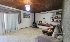 Casa com 153m², 3 dormitórios, Nao suíte, 1 vaga, no bairro Alberto Borella em Marau