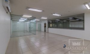 Salas/Conjuntos com 750m², Nao suíte, no bairro Centro em Marau