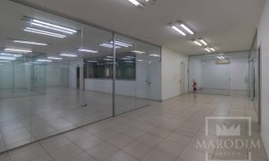 Salas/Conjuntos com 750m², Nao suíte, no bairro Centro em Marau