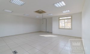 Salas/Conjuntos com 750m², Nao suíte, no bairro Centro em Marau