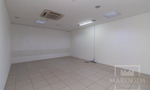 Salas/Conjuntos com 750m², Nao suíte, no bairro Centro em Marau