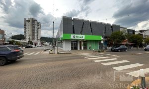 Salas/Conjuntos com 750m², Nao suíte, no bairro Centro em Marau